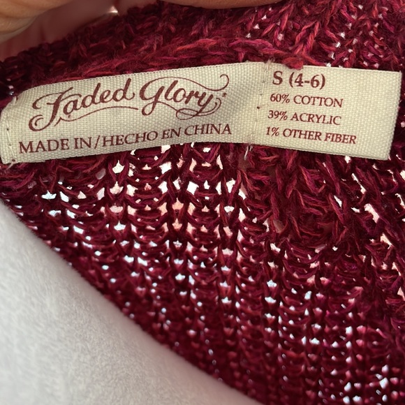 Red sweater - Picture 6 of 6